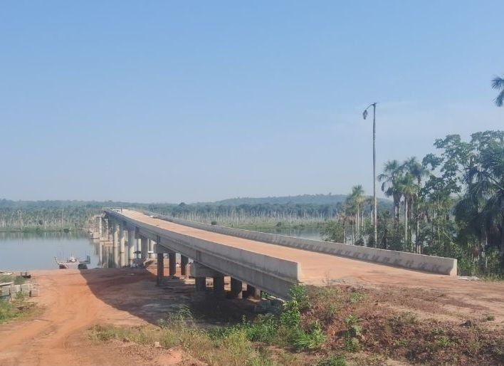 Maior ponte de Mato Grosso chega a 77% de execução sobre o Rio Juruena